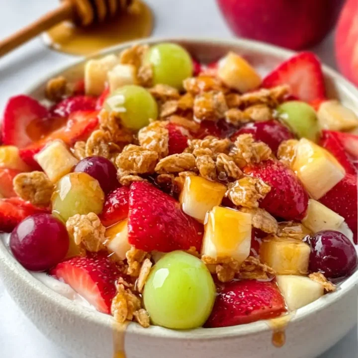 Caramel Crunch Cheesecake Fruit Salad: A Sweet and Crunchy Delight