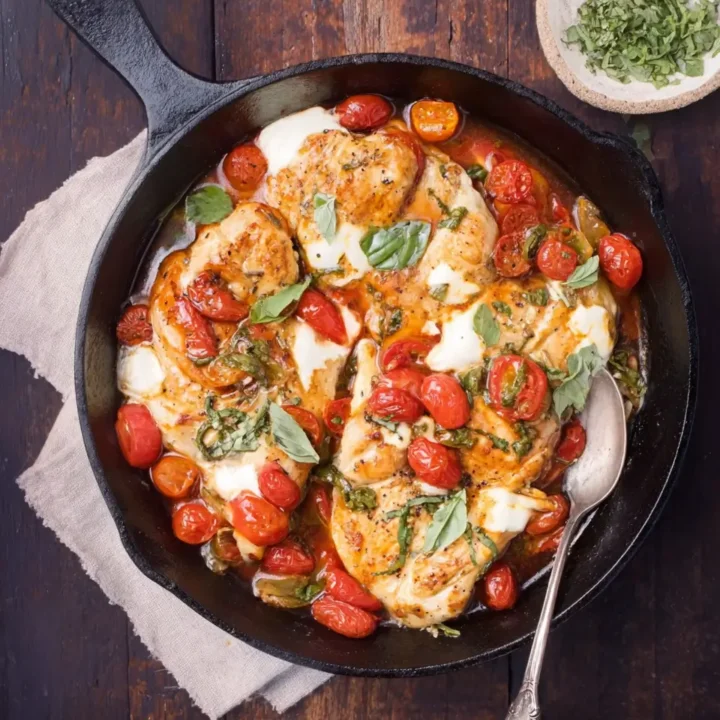 Caprese Chicken Skillet: A Flavorful One-Pan Meal